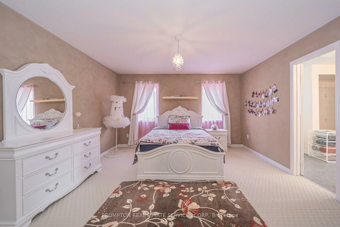 71, Burndenford, Markville, Markham