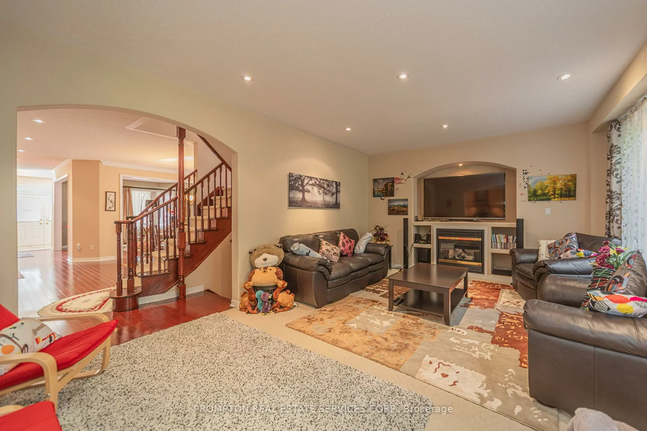 71, Burndenford, Markville, Markham