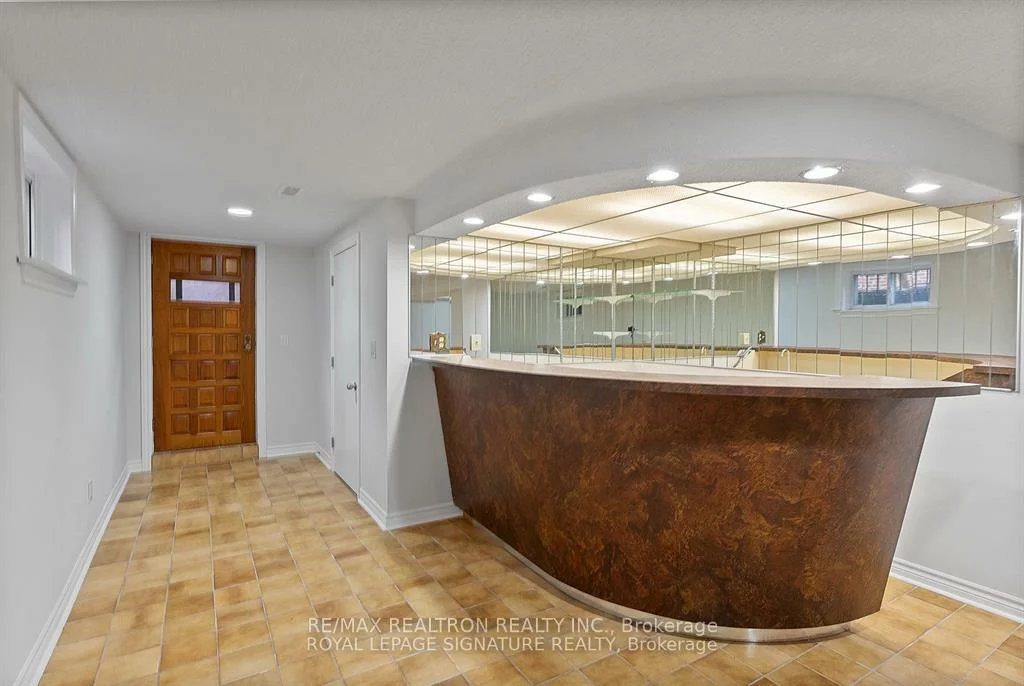 30, Vanwood, Thornhill, Markham