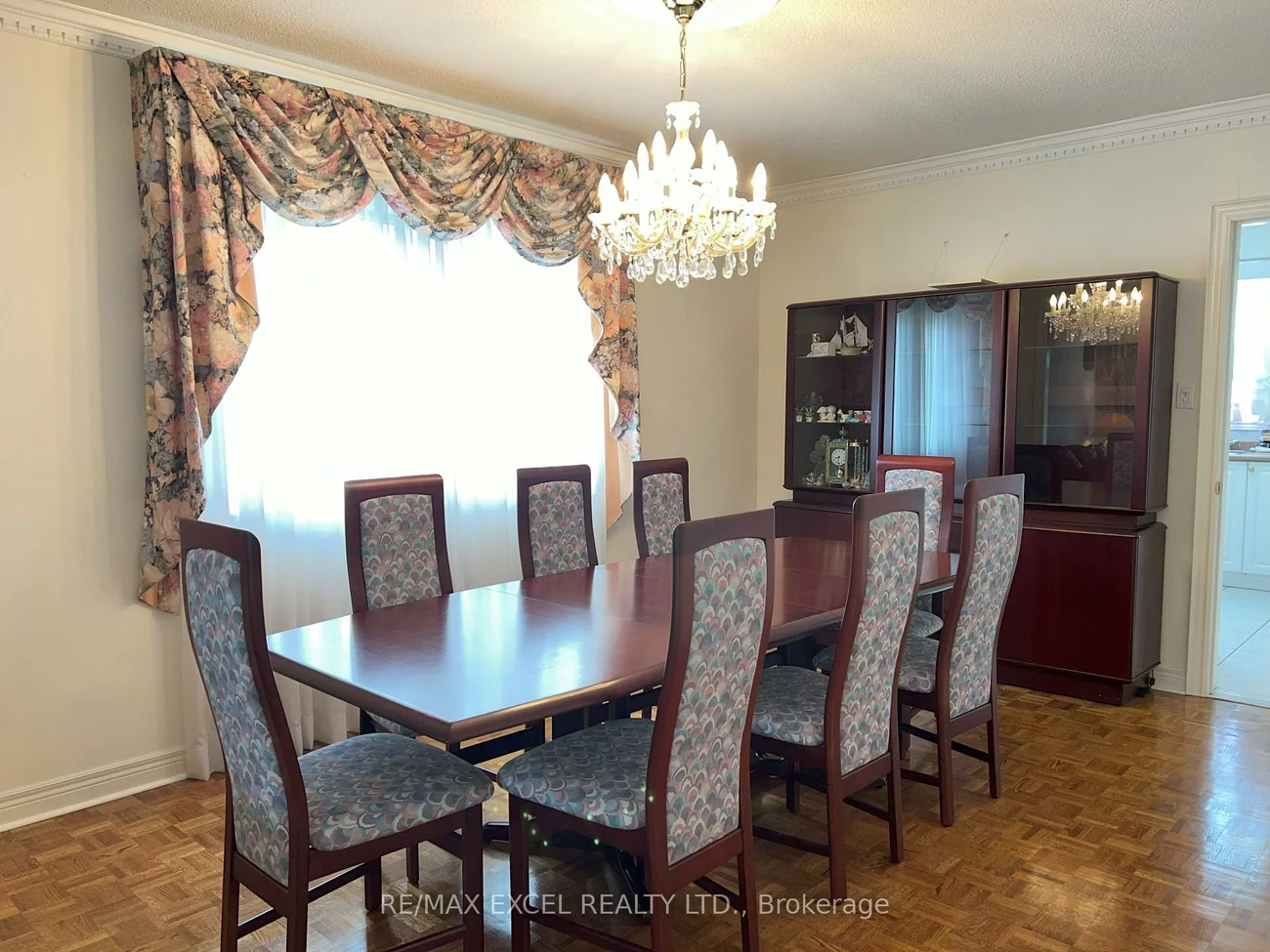 84, White Lotus, Cachet, Markham