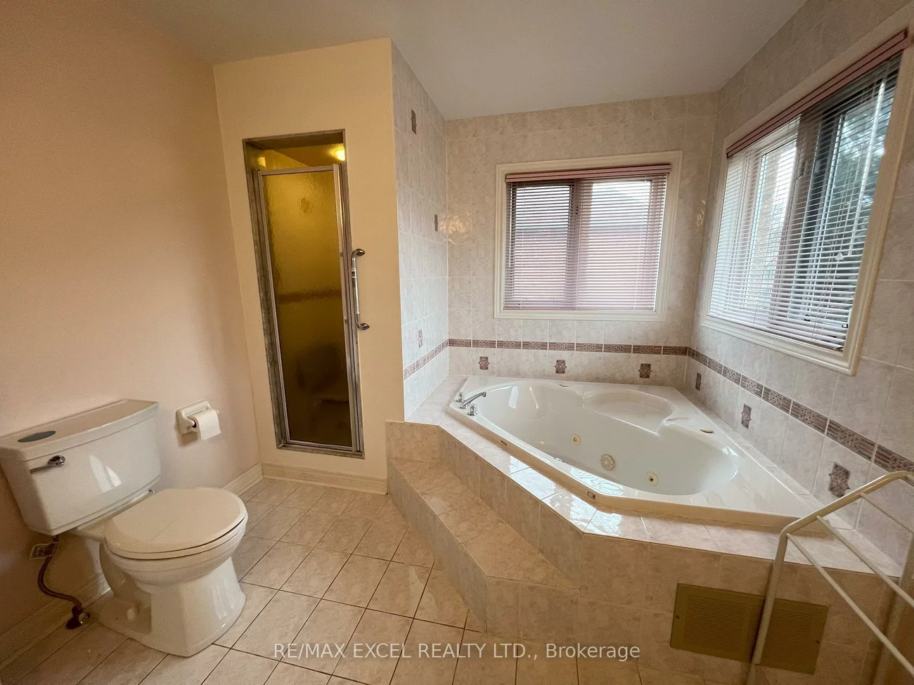 84, White Lotus, Cachet, Markham