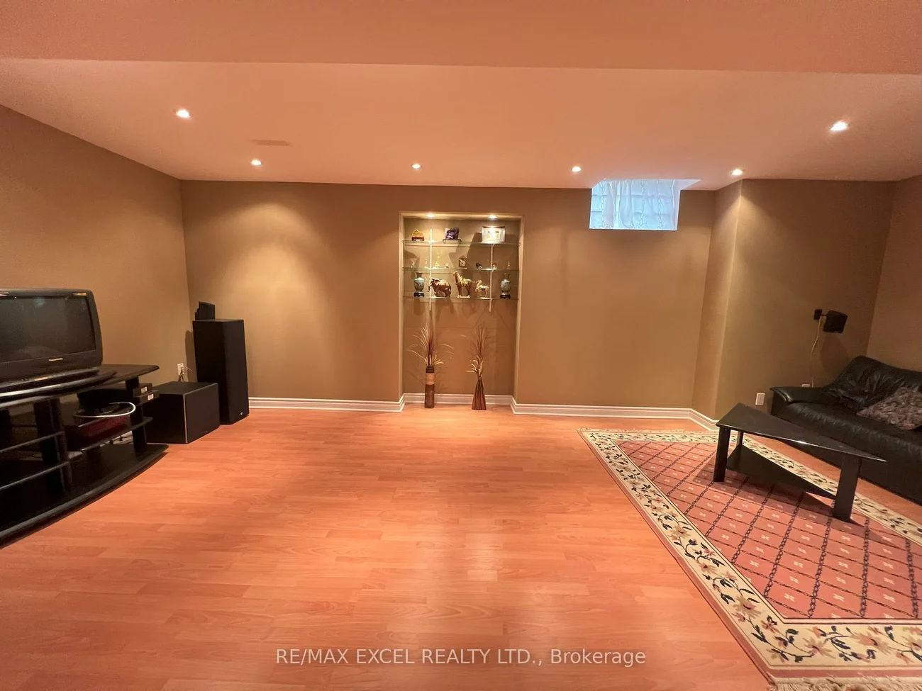 84, White Lotus, Cachet, Markham