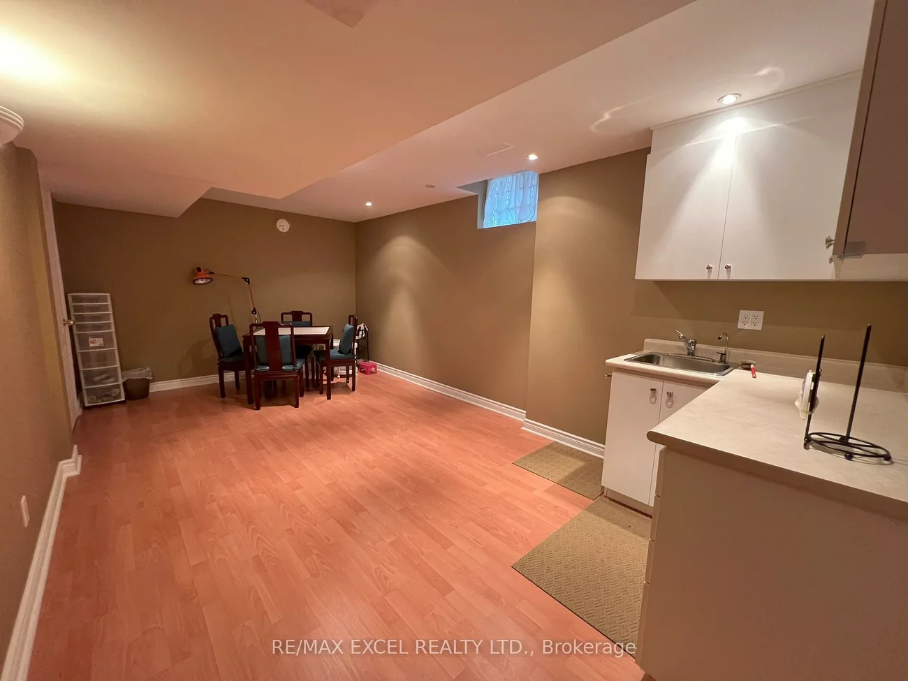 84, White Lotus, Cachet, Markham