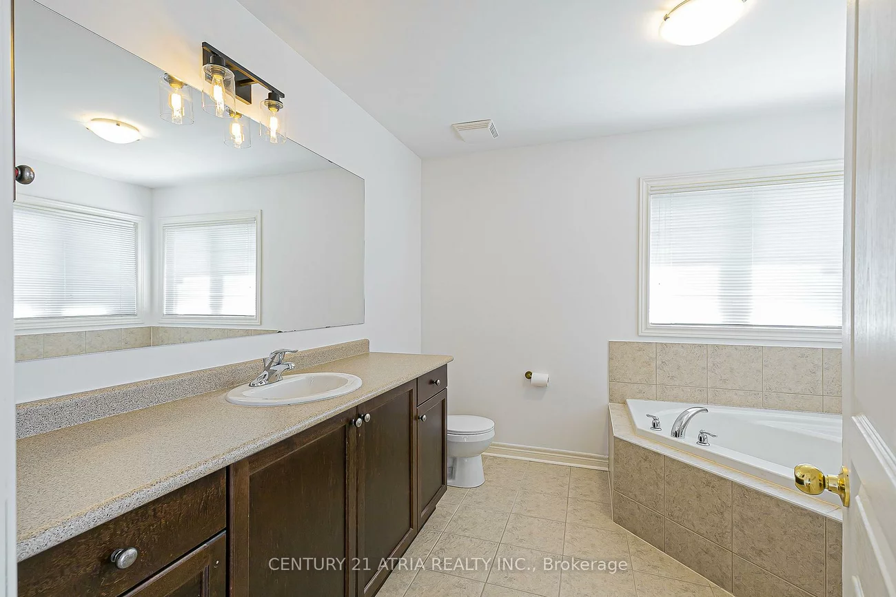 32, Silkgrove, Wismer, Markham