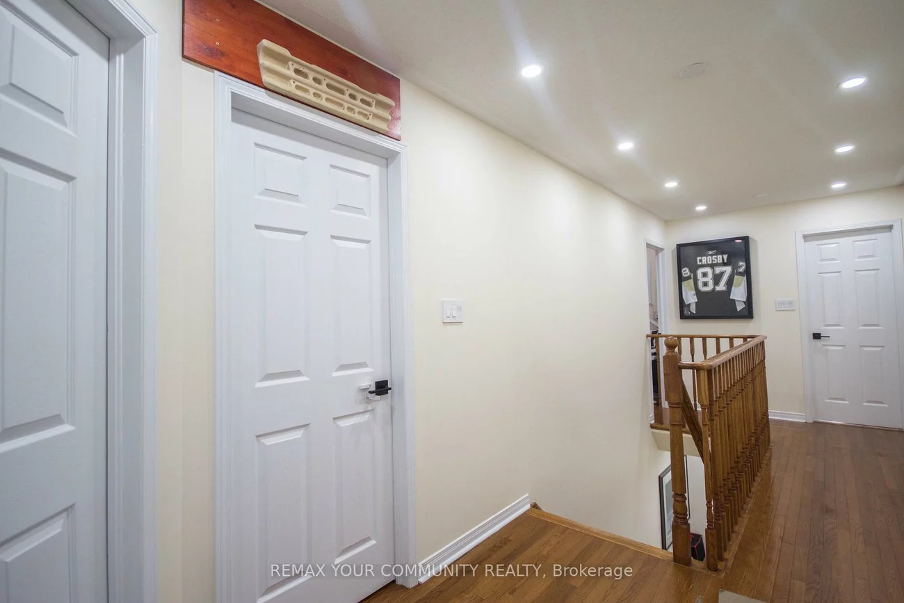 15, Voysey, Cedarwood, Markham