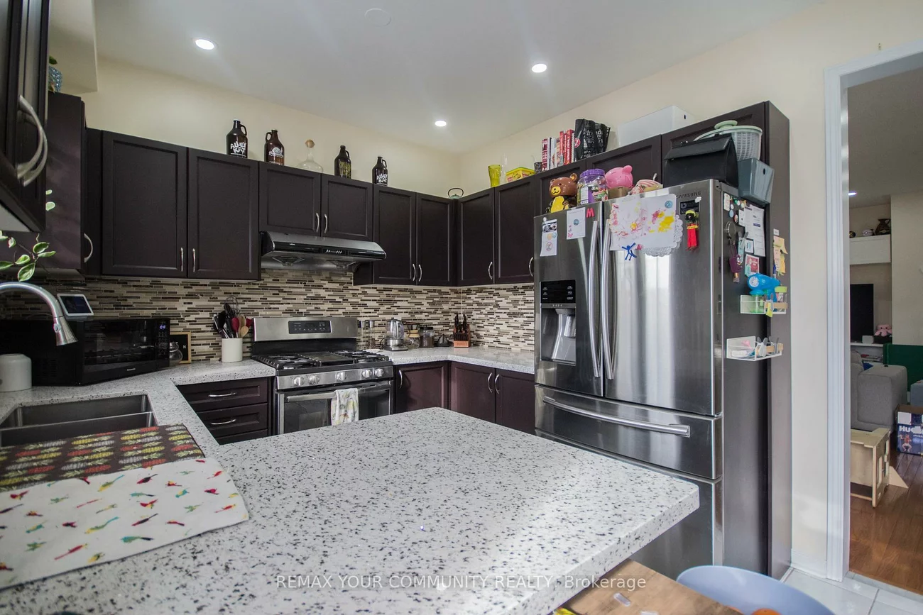 15, Voysey, Cedarwood, Markham