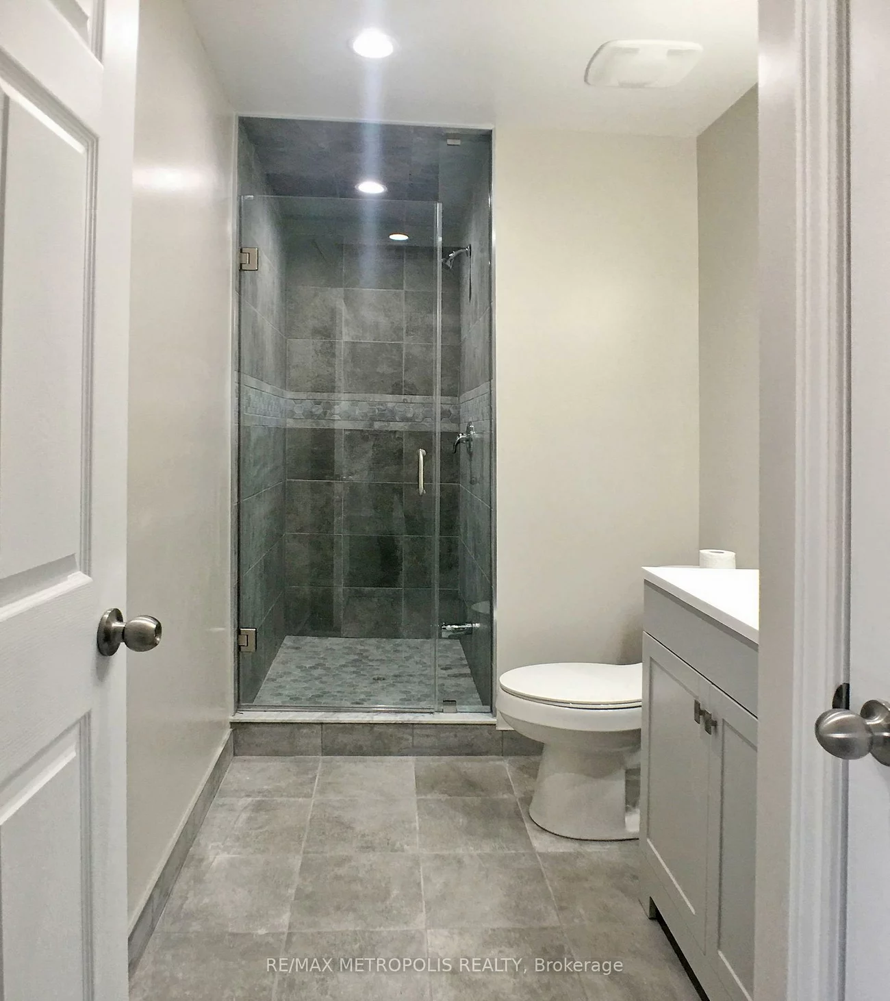 381, Country Glen, Cornell, Markham