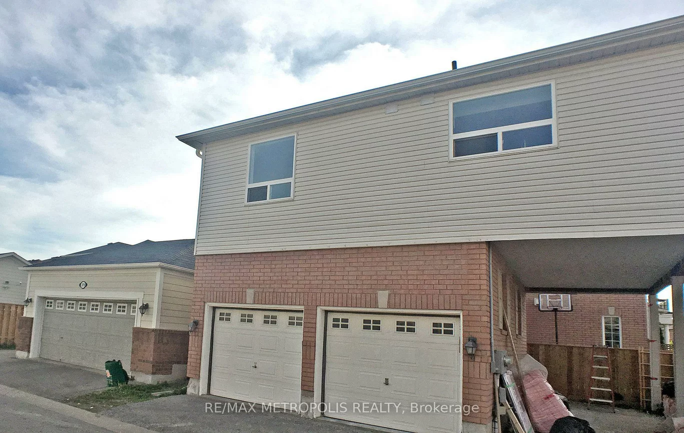 381, Country Glen, Cornell, Markham