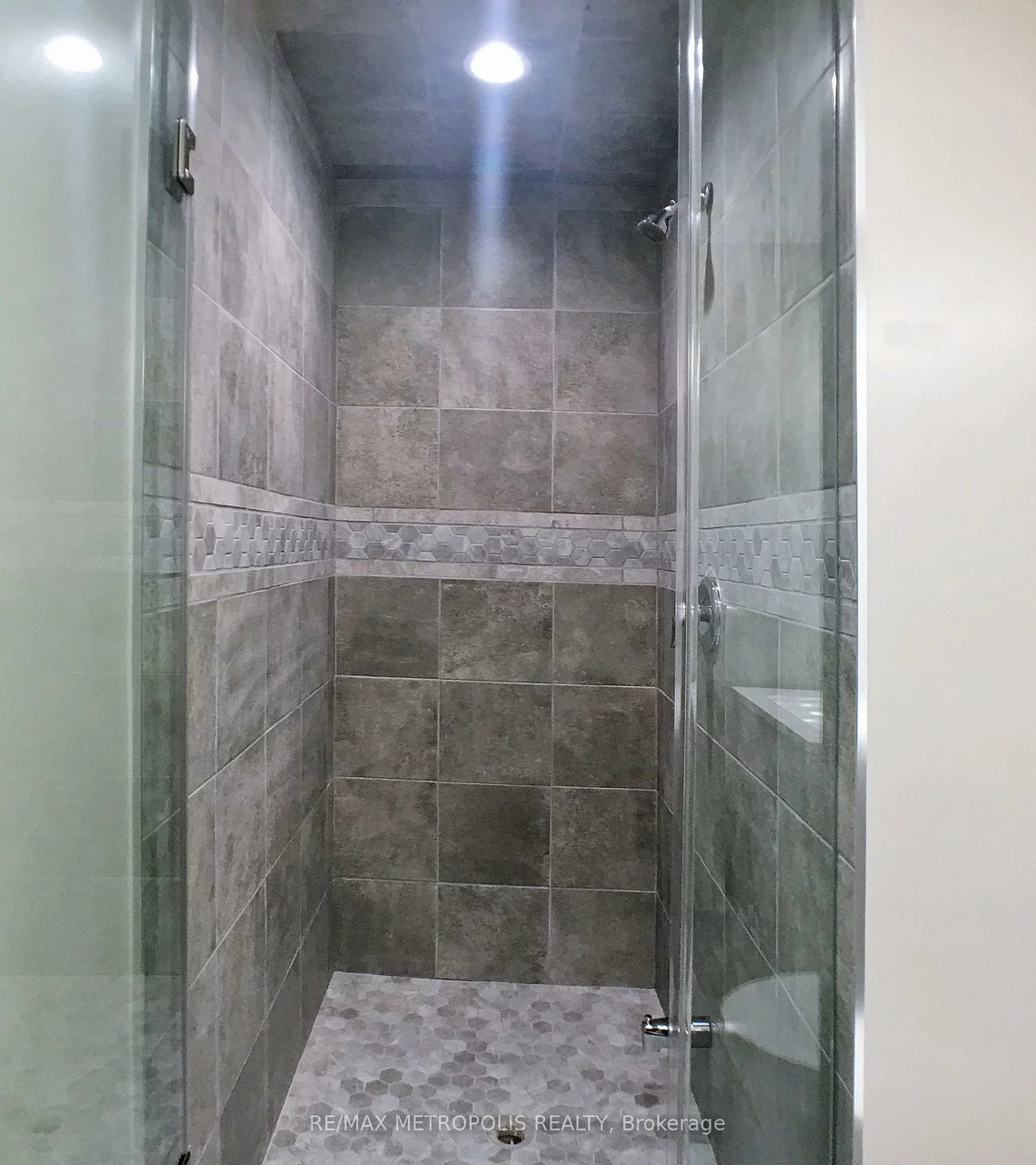 381, Country Glen, Cornell, Markham