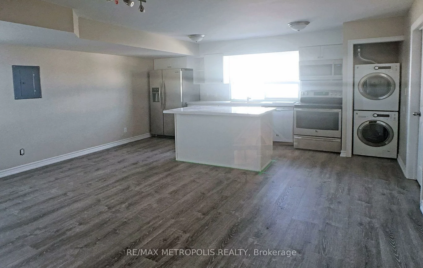 381, Country Glen, Cornell, Markham