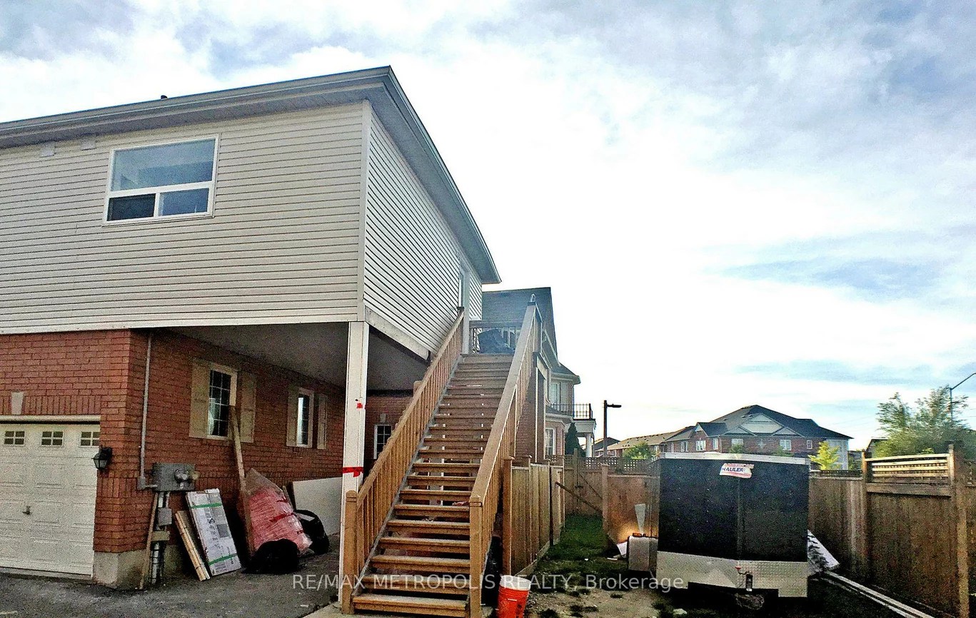 381, Country Glen, Cornell, Markham