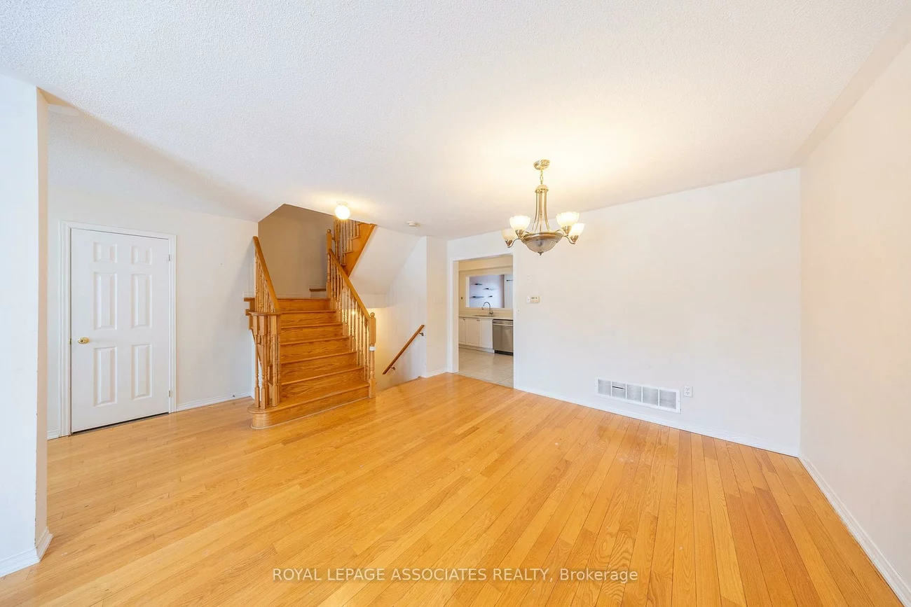 77, Andriana, Box Grove, Markham