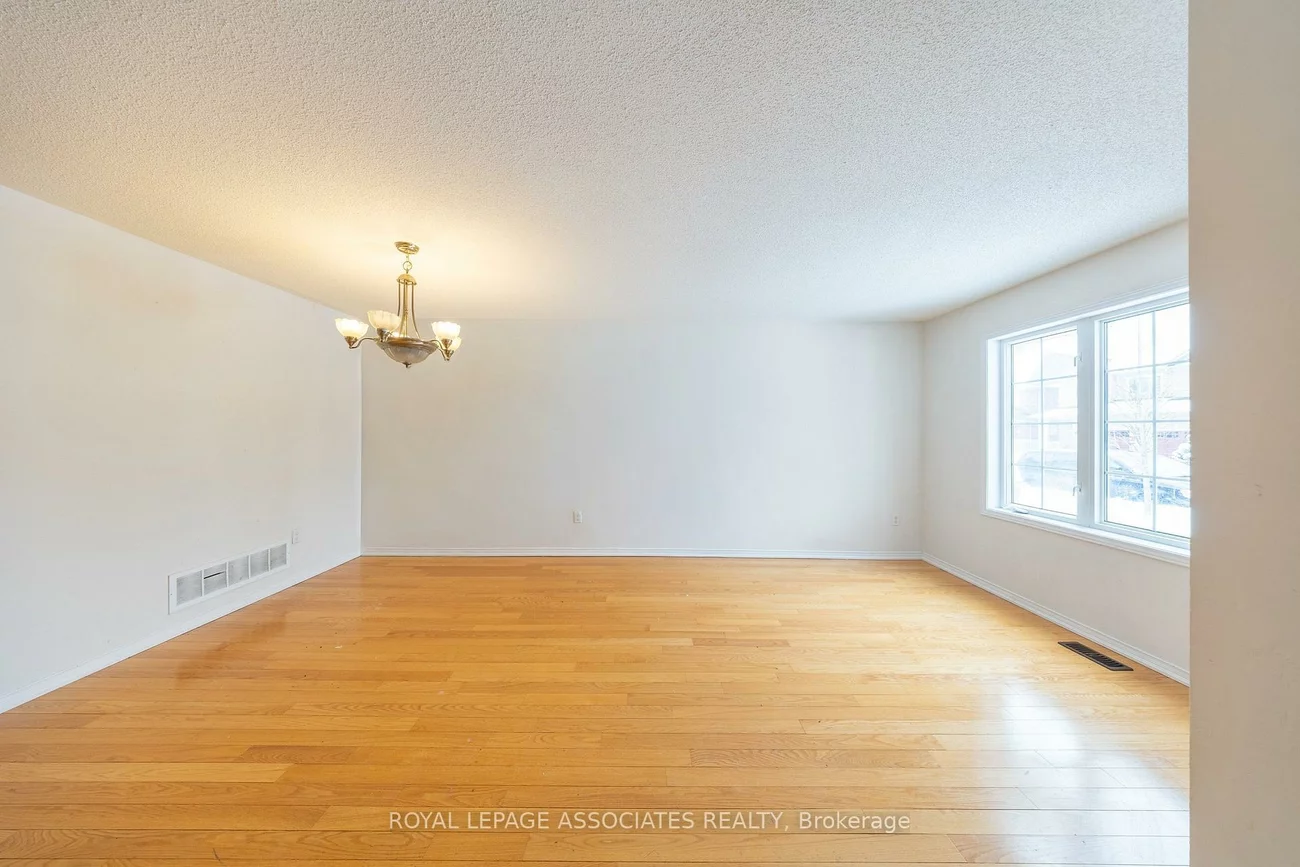 77, Andriana, Box Grove, Markham