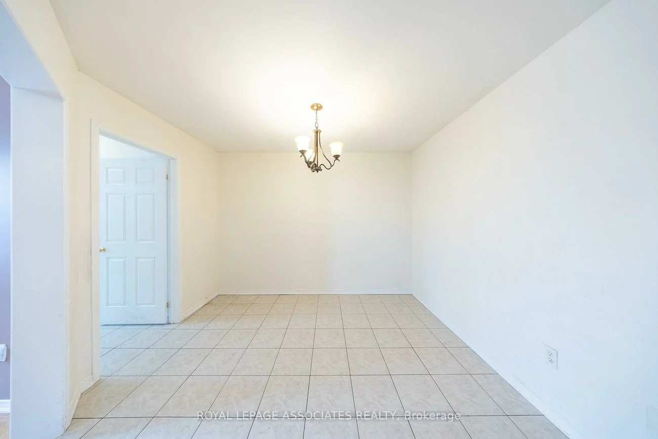 77, Andriana, Box Grove, Markham