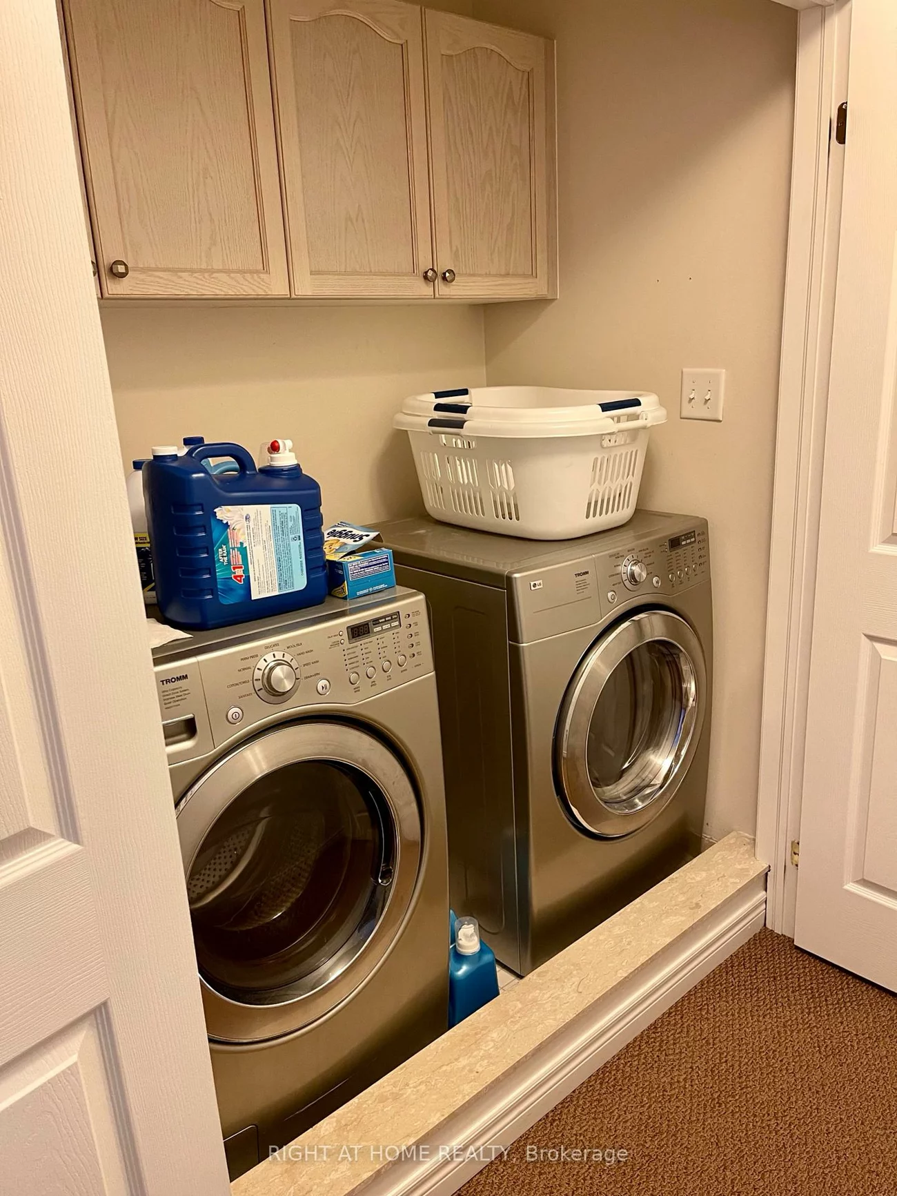 2933, Bur Oak, Cornell, Markham