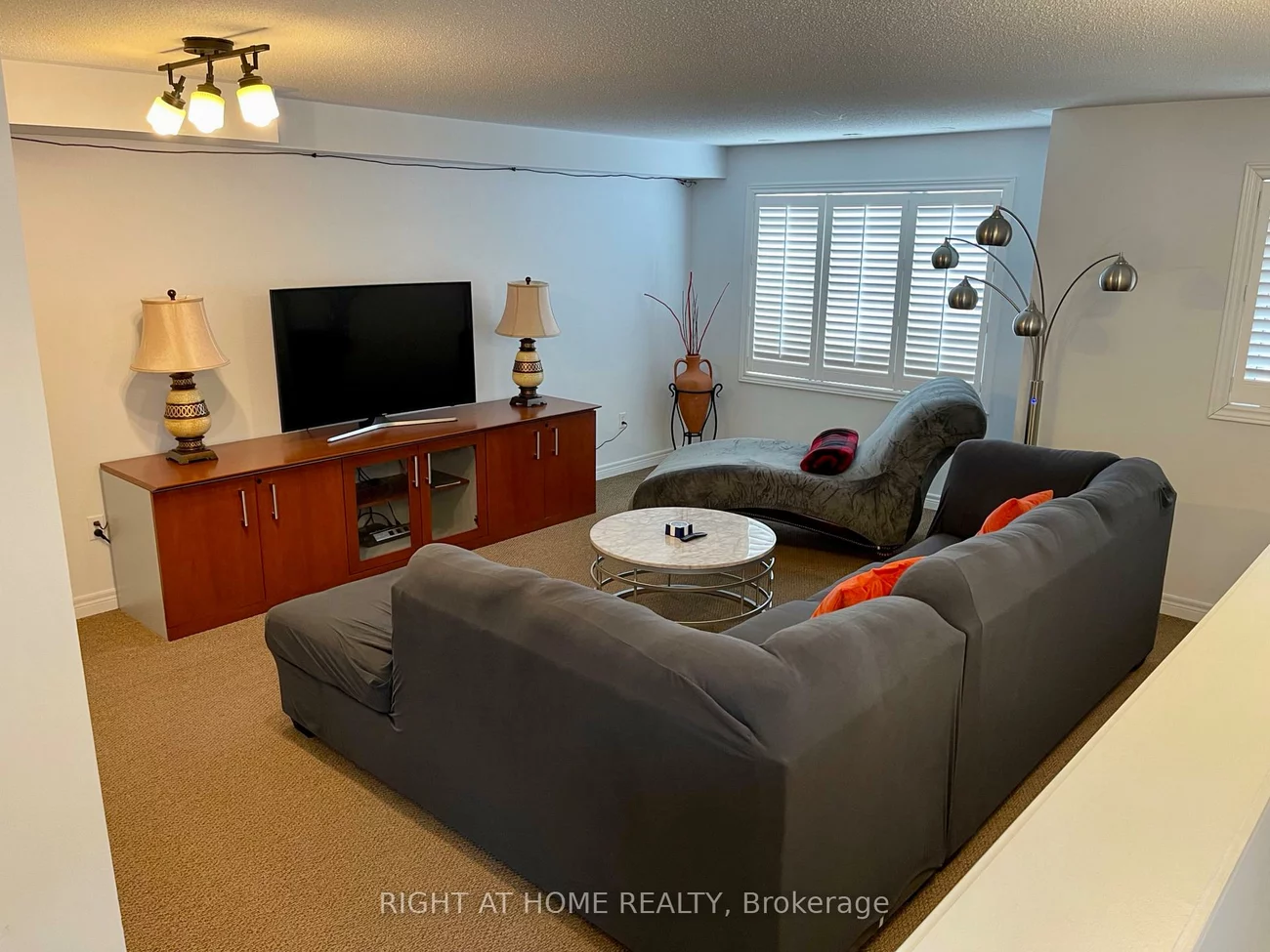 2933, Bur Oak, Cornell, Markham