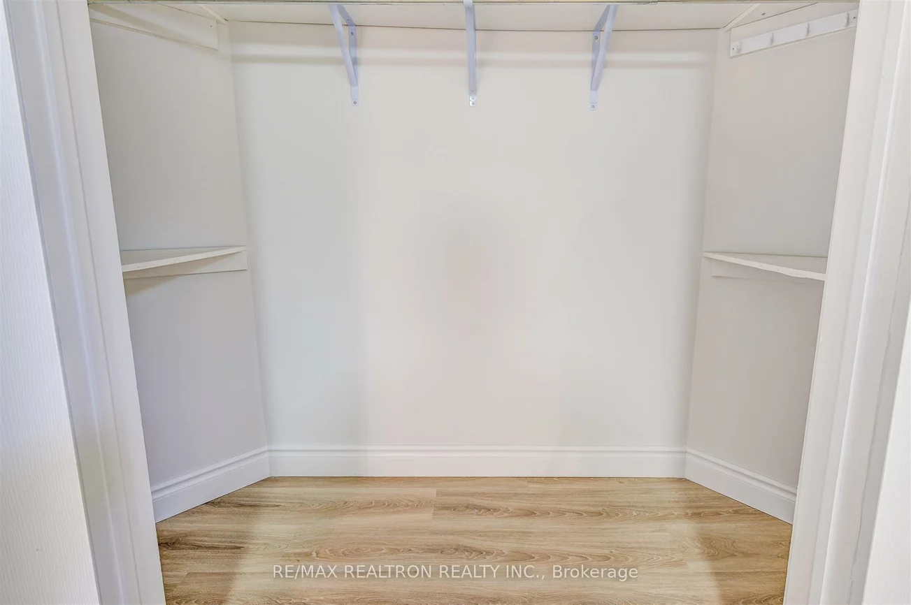 12, Randall, Milliken Mills East, Markham