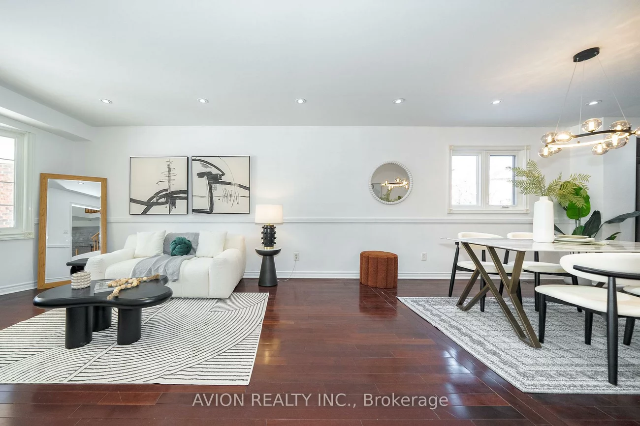 90, Penny, Markham Village, Markham