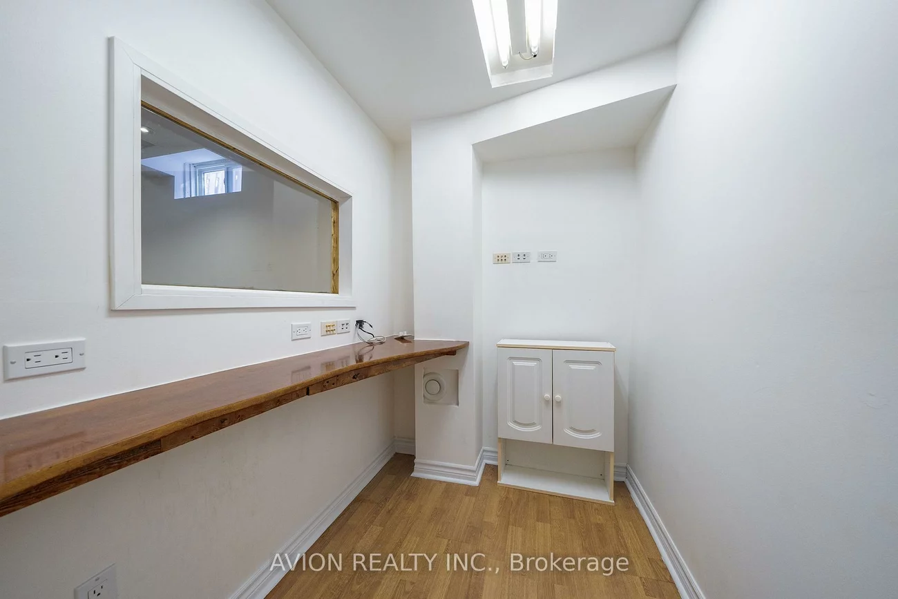 90, Penny, Markham Village, Markham