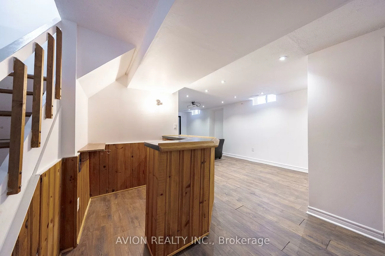 90, Penny, Markham Village, Markham