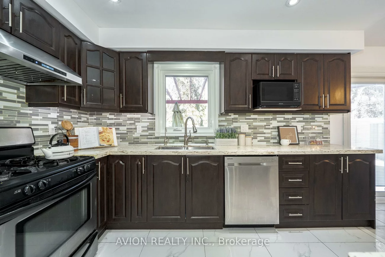 90, Penny, Markham Village, Markham