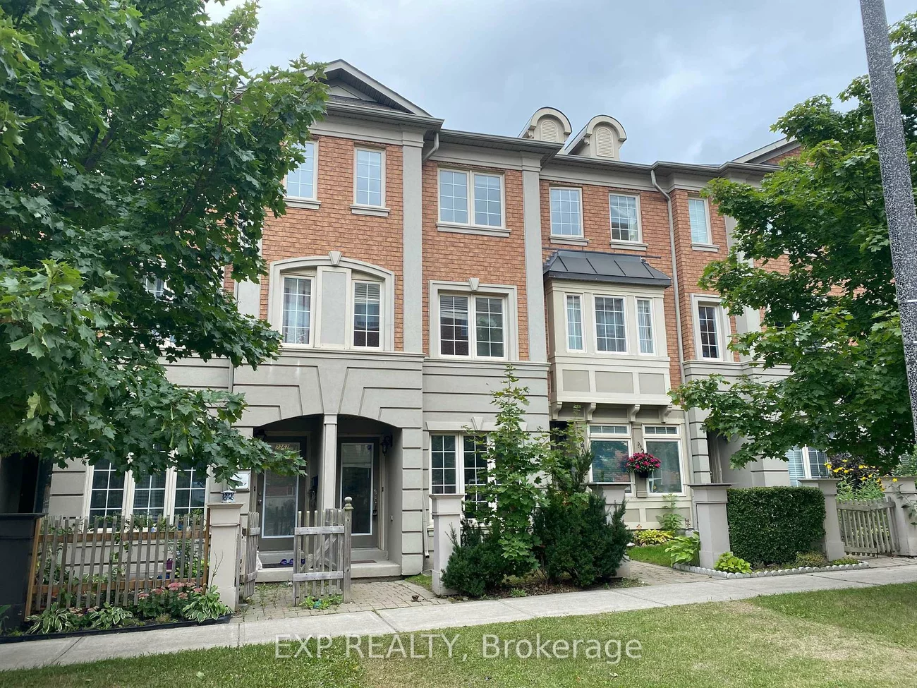 2765, Bur Oak, Cornell, Markham