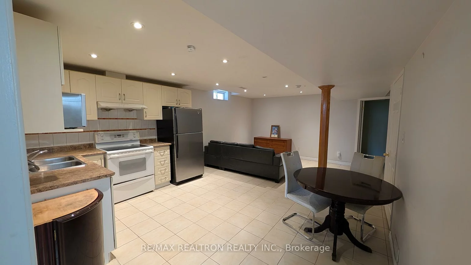 84, Apollo, Middlefield, Markham