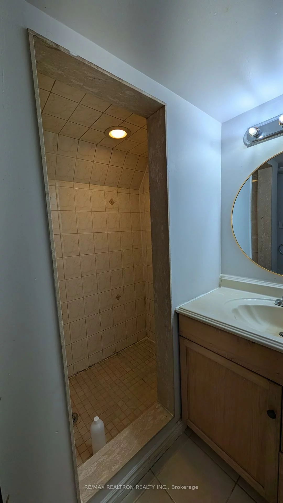 84, Apollo, Middlefield, Markham