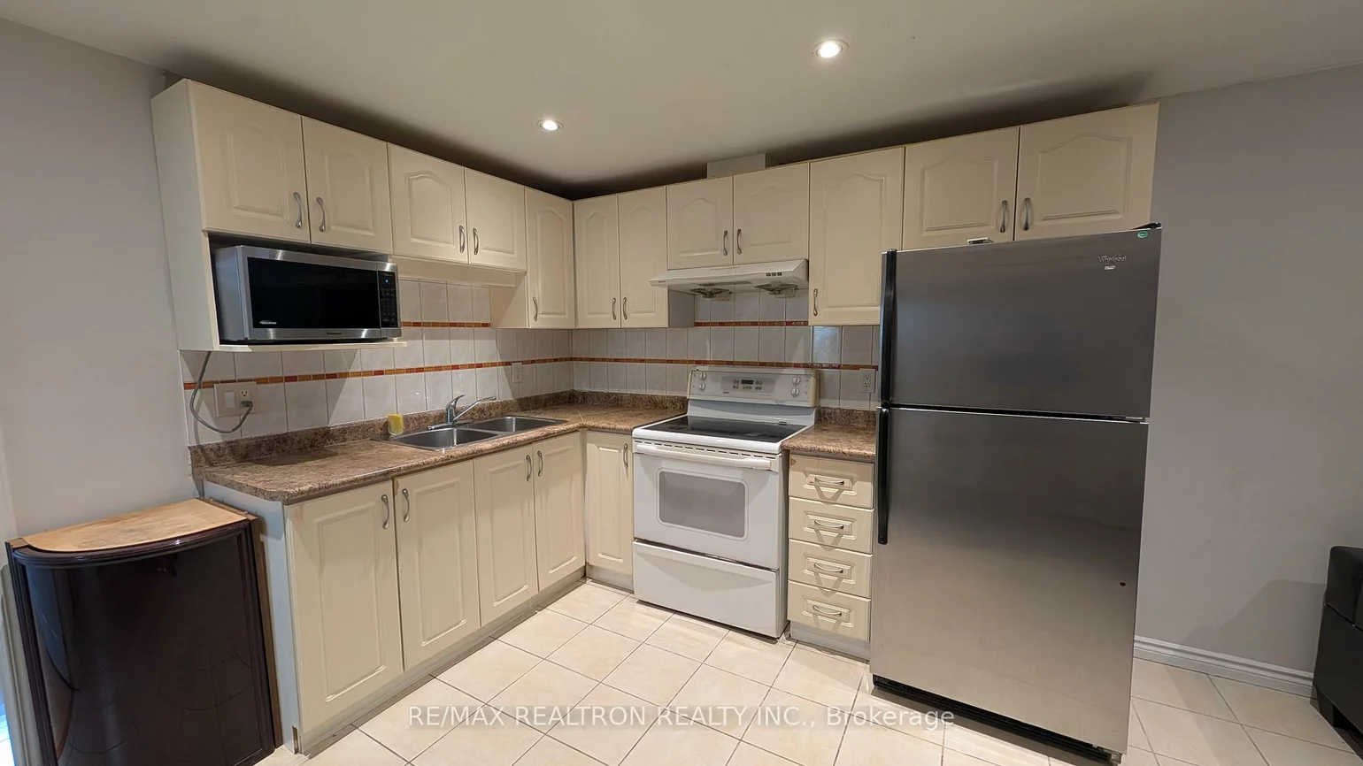 84, Apollo, Middlefield, Markham