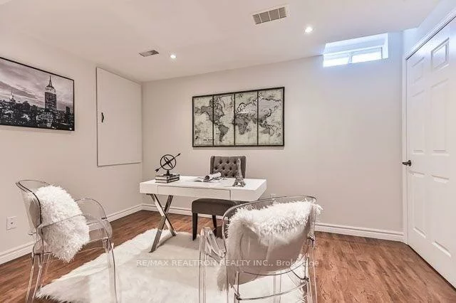 76, Gas Lamp, Cornell, Markham