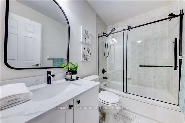 76, Gas Lamp, Cornell, Markham