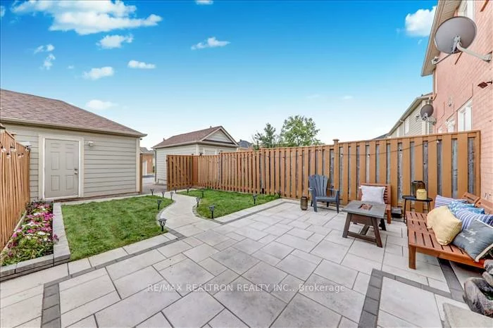 76, Gas Lamp, Cornell, Markham