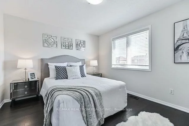 76, Gas Lamp, Cornell, Markham