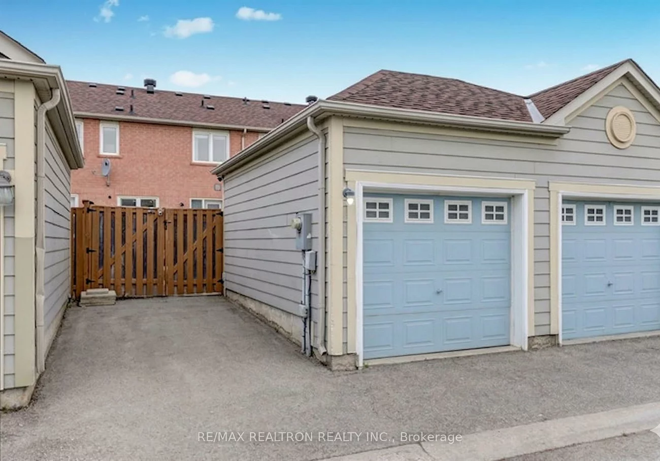 76, Gas Lamp, Cornell, Markham