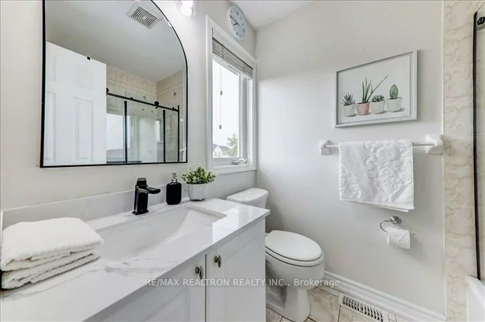 76, Gas Lamp, Cornell, Markham