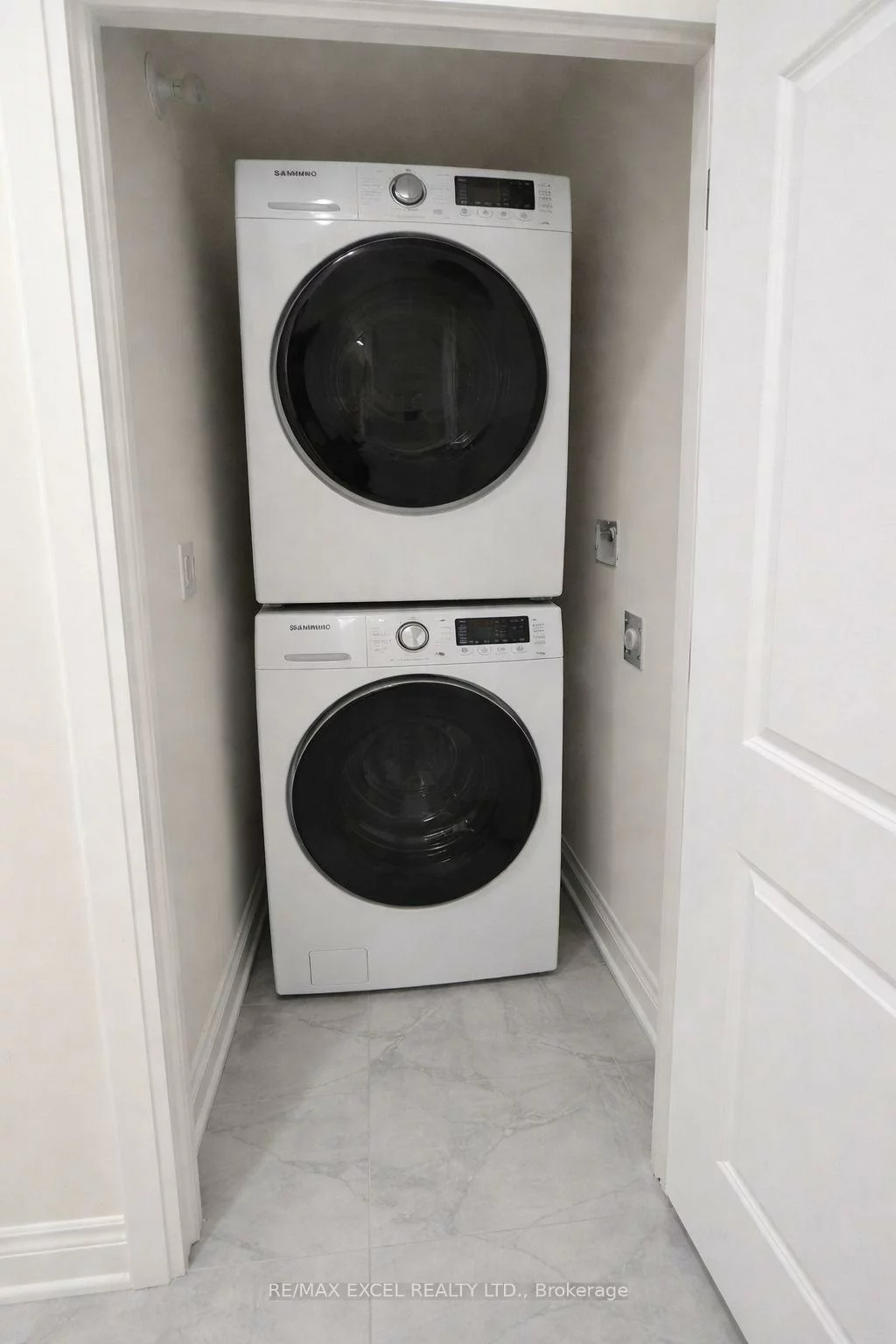 3570, Bur Oak, Cornell, Markham