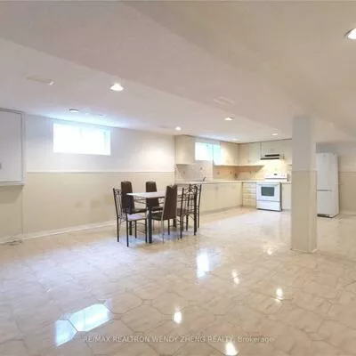 4, Fordcombe, Milliken Mills West, Markham