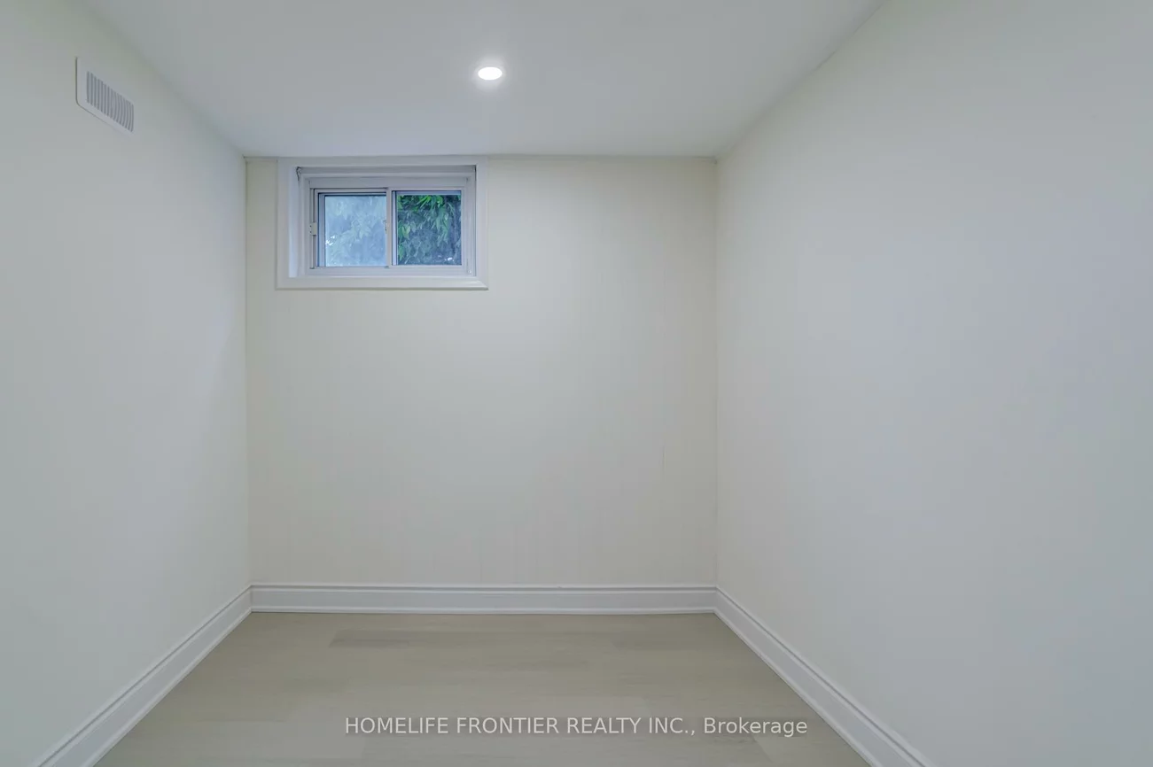 62, clark, Thornhill, Markham