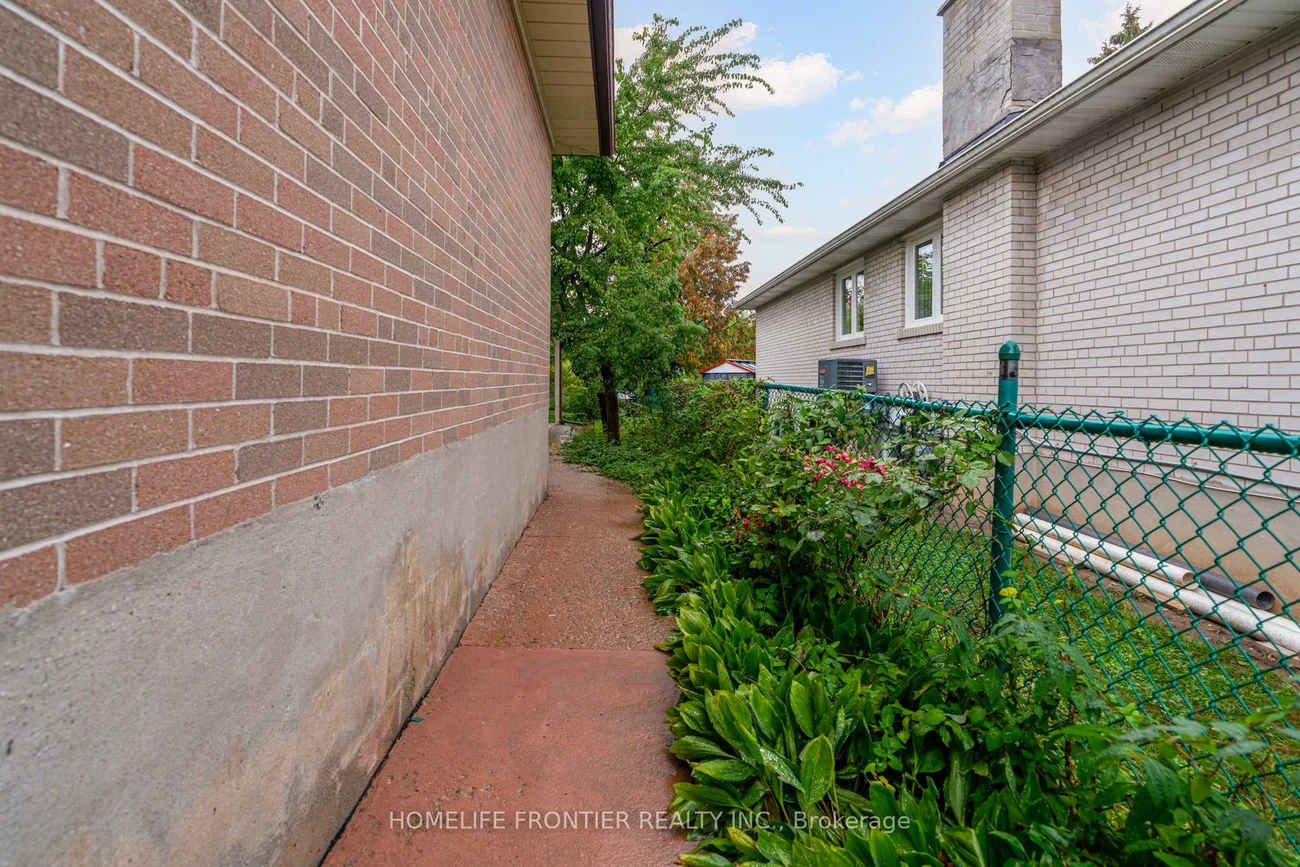 62, clark, Thornhill, Markham