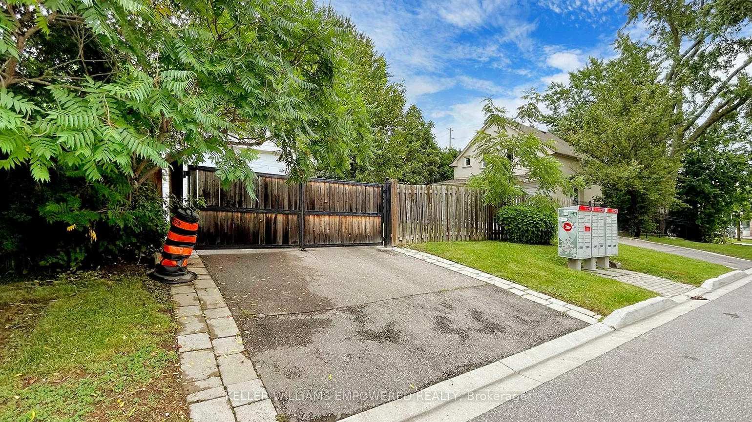 98, Glen Cameron, Thornhill, Markham