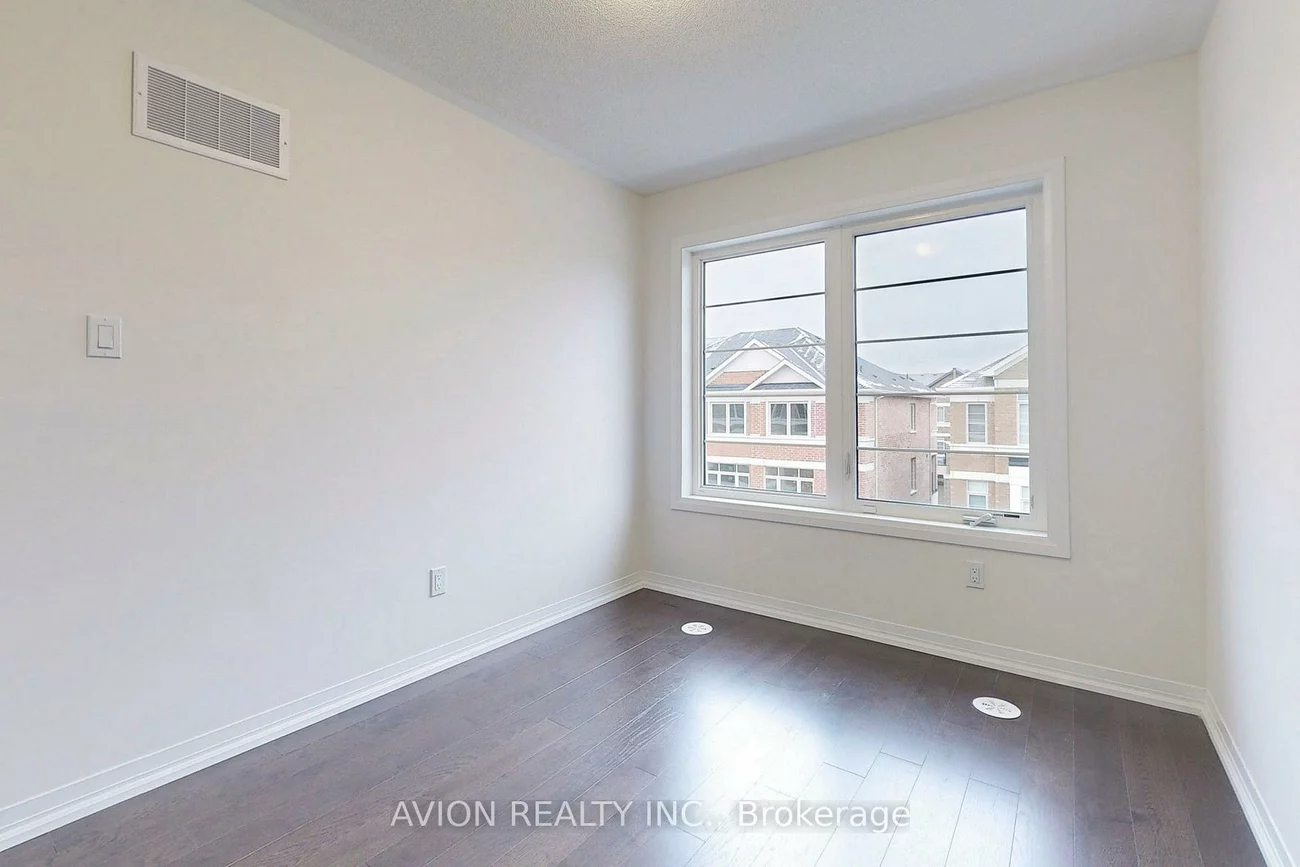 9, Sissons, Box Grove, Markham