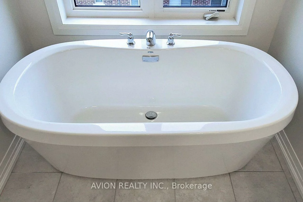 9, Sissons, Box Grove, Markham