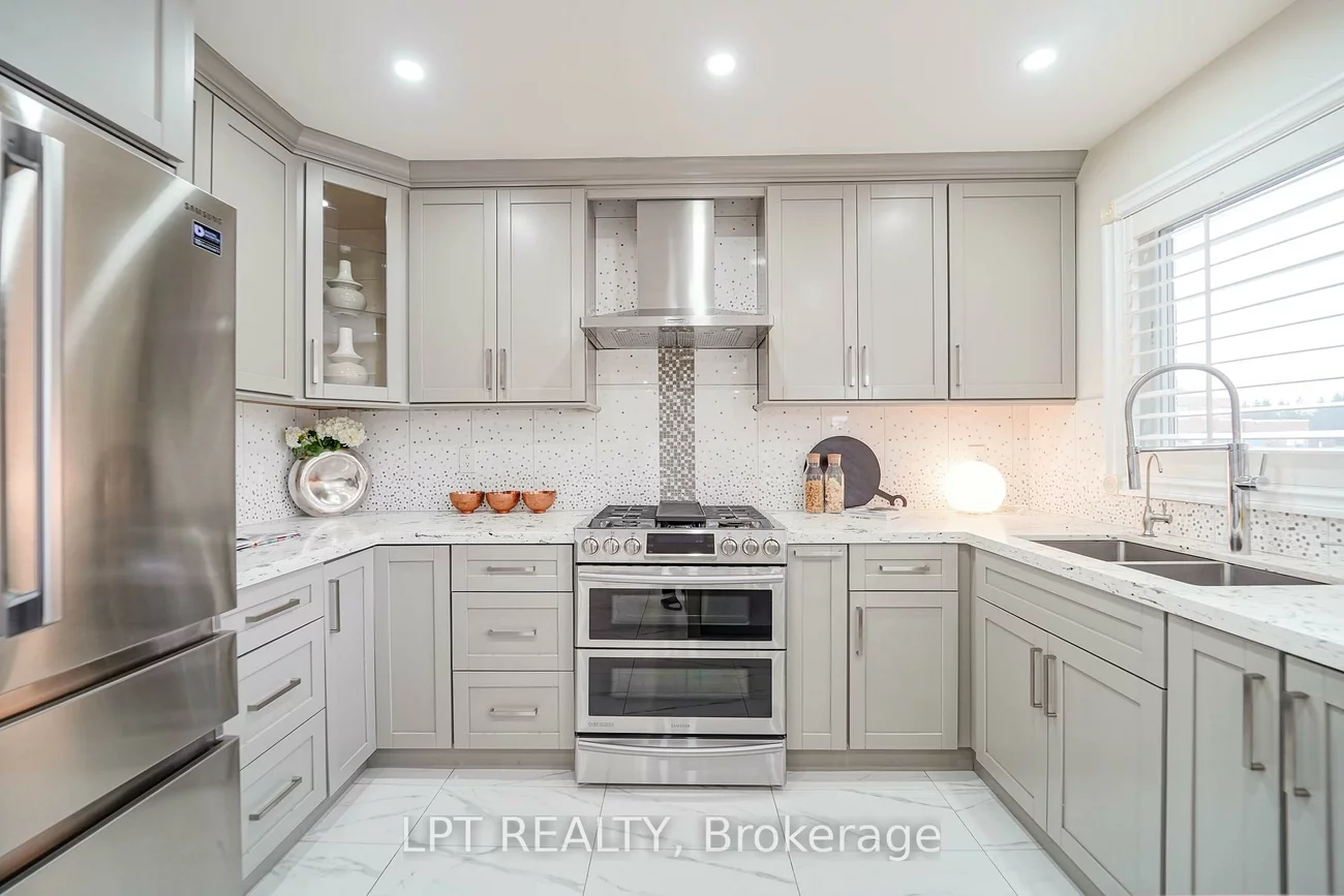 40, Dewberry, Middlefield, Markham