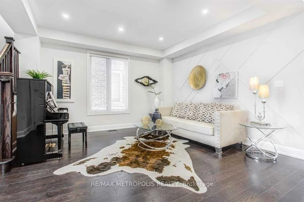 21, Corduroy, Victoria Manor-Jennings Gate, Markham