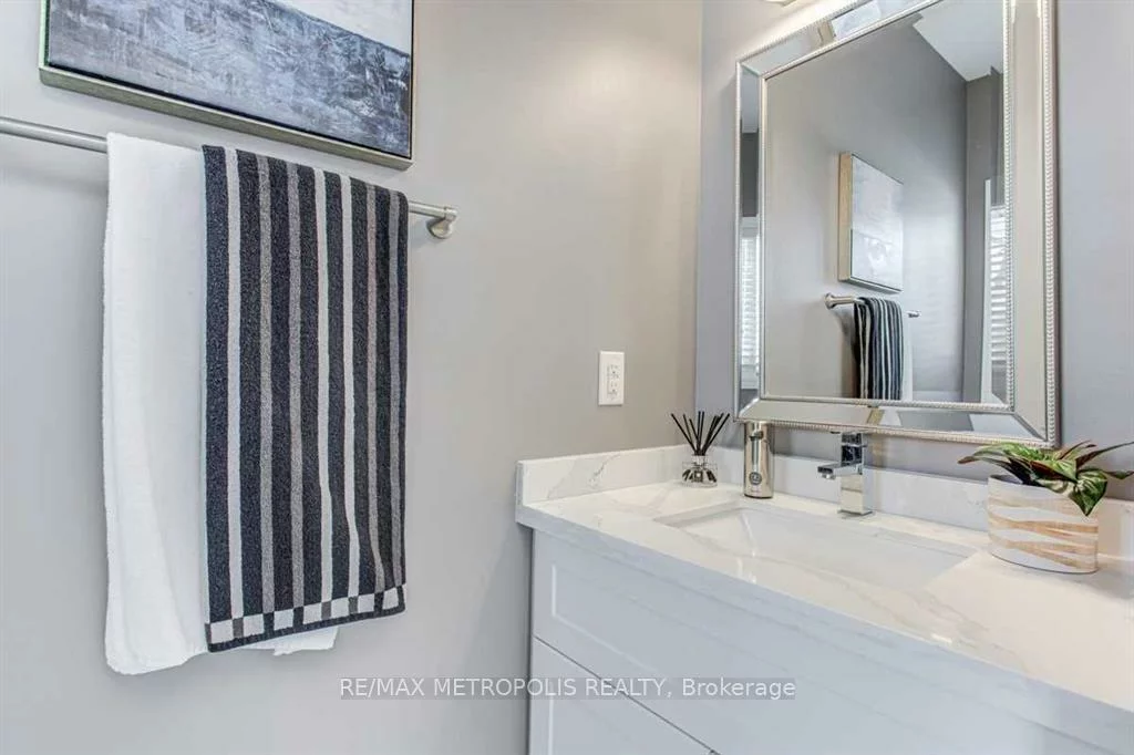 21, Corduroy, Victoria Manor-Jennings Gate, Markham