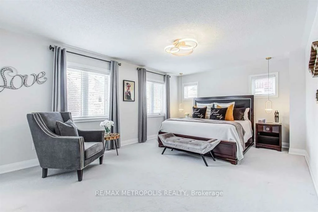 21, Corduroy, Victoria Manor-Jennings Gate, Markham