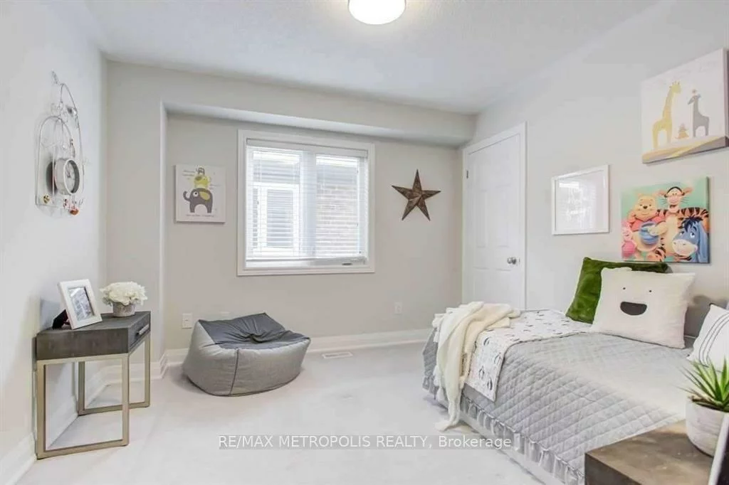 21, Corduroy, Victoria Manor-Jennings Gate, Markham