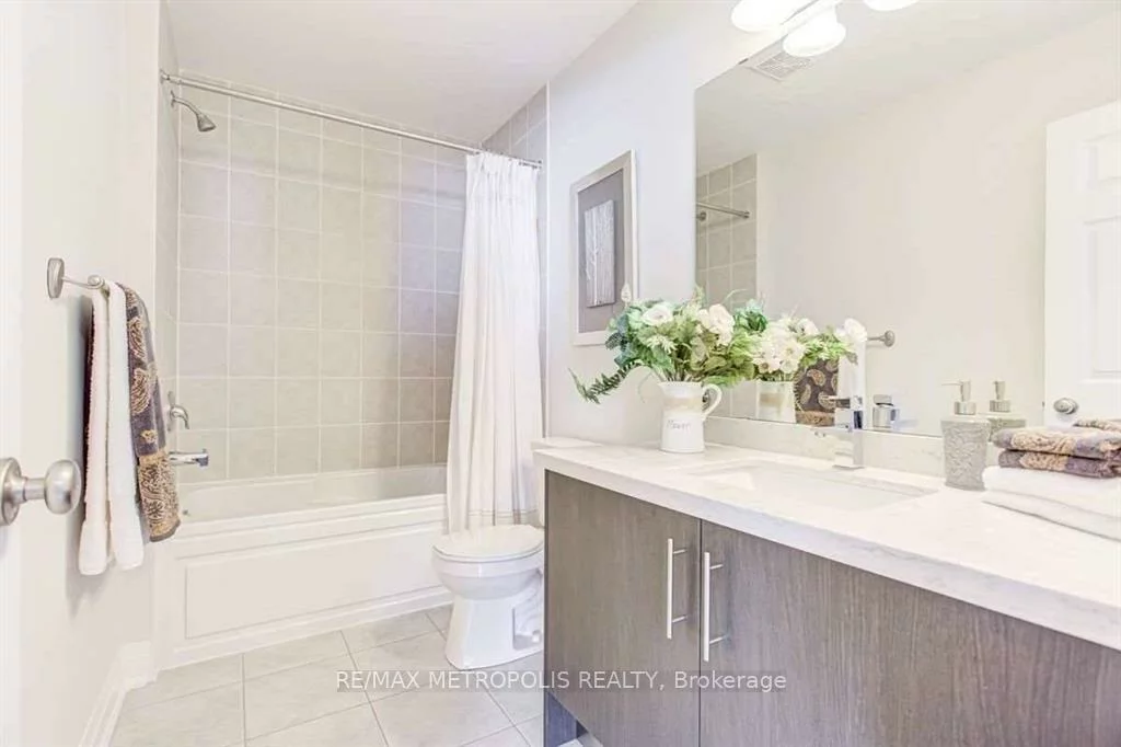 21, Corduroy, Victoria Manor-Jennings Gate, Markham