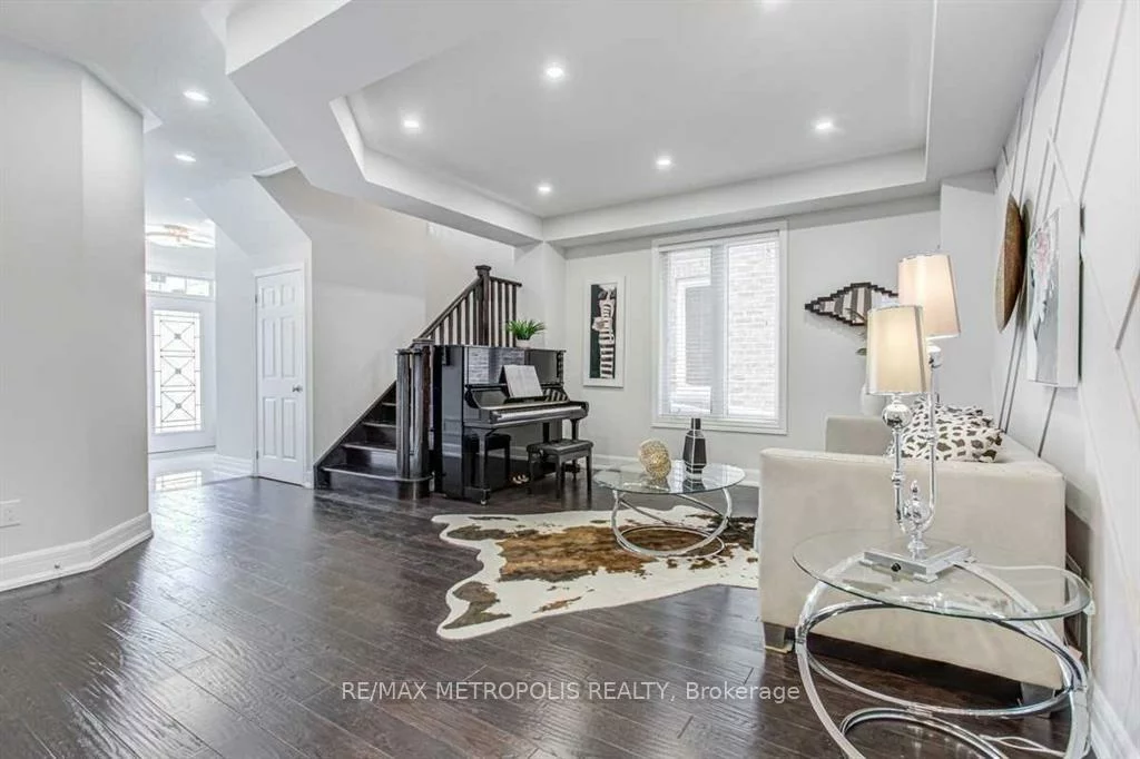 21, Corduroy, Victoria Manor-Jennings Gate, Markham