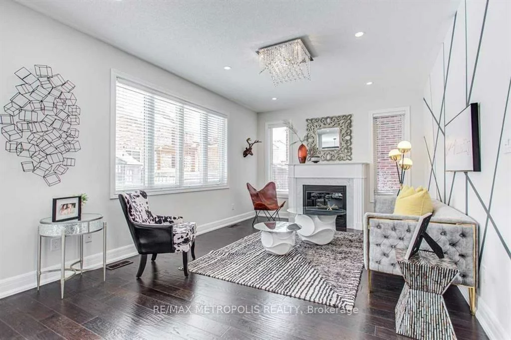 21, Corduroy, Victoria Manor-Jennings Gate, Markham